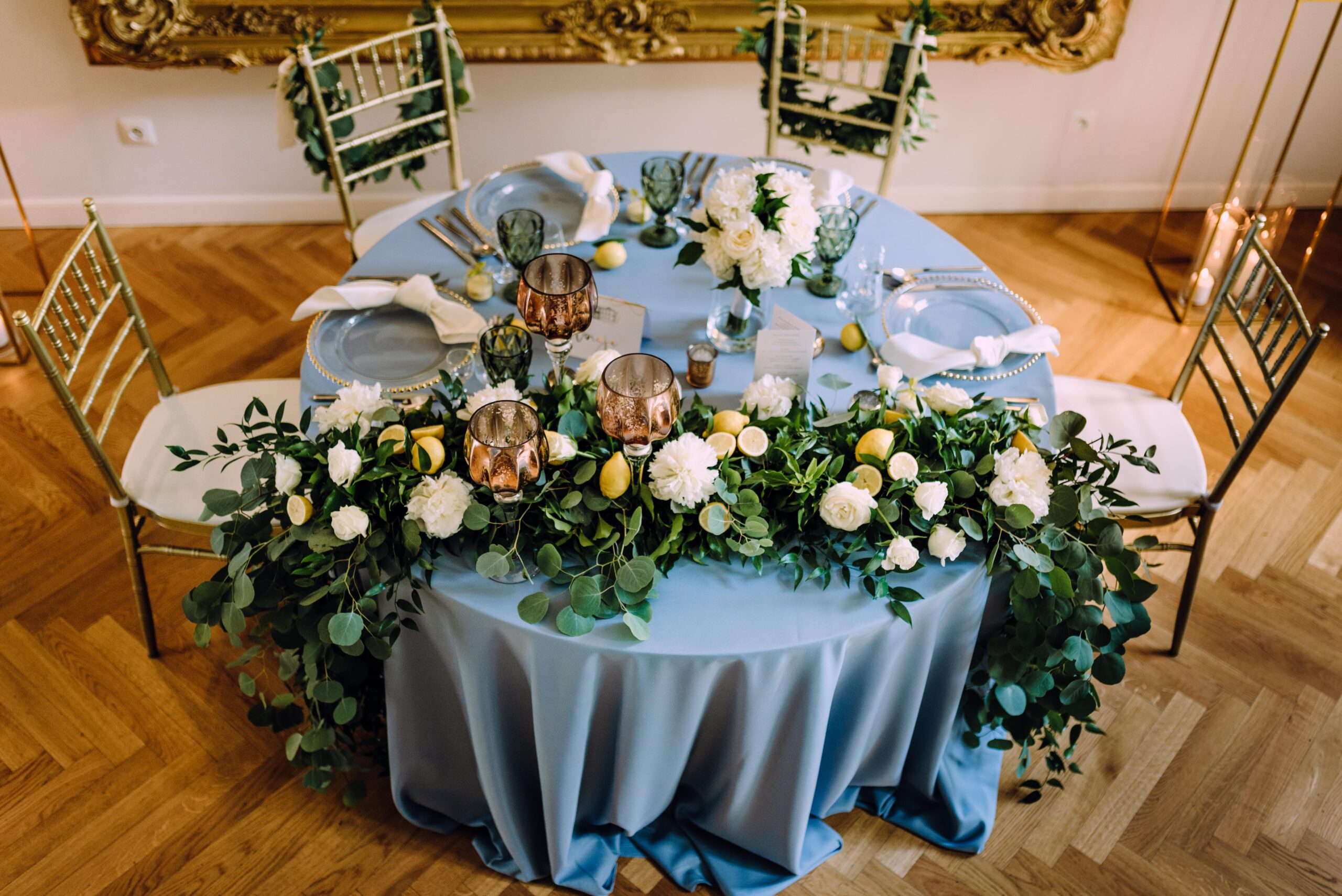 dekoracje stołu weselnego, nowoczesne wesele, branża ślubna na przestrzeni lat